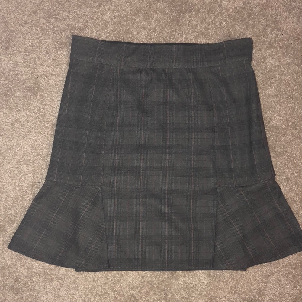 NWT Gorgeous Pencil Skirt Flared Bottom (SP)